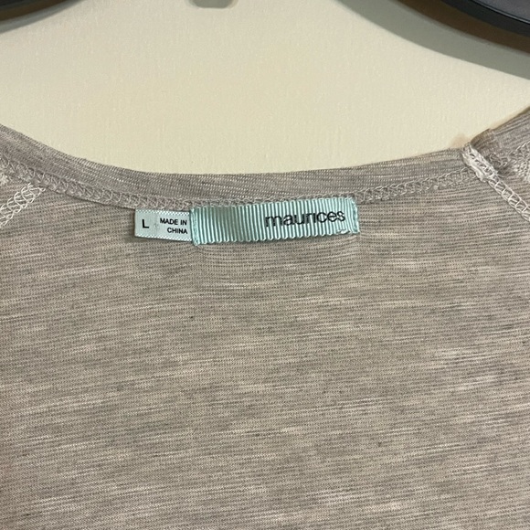 Maurices arrow graphic tee 3/4 sleeve.  Good condition.  Size large. - Picture 4 of 4